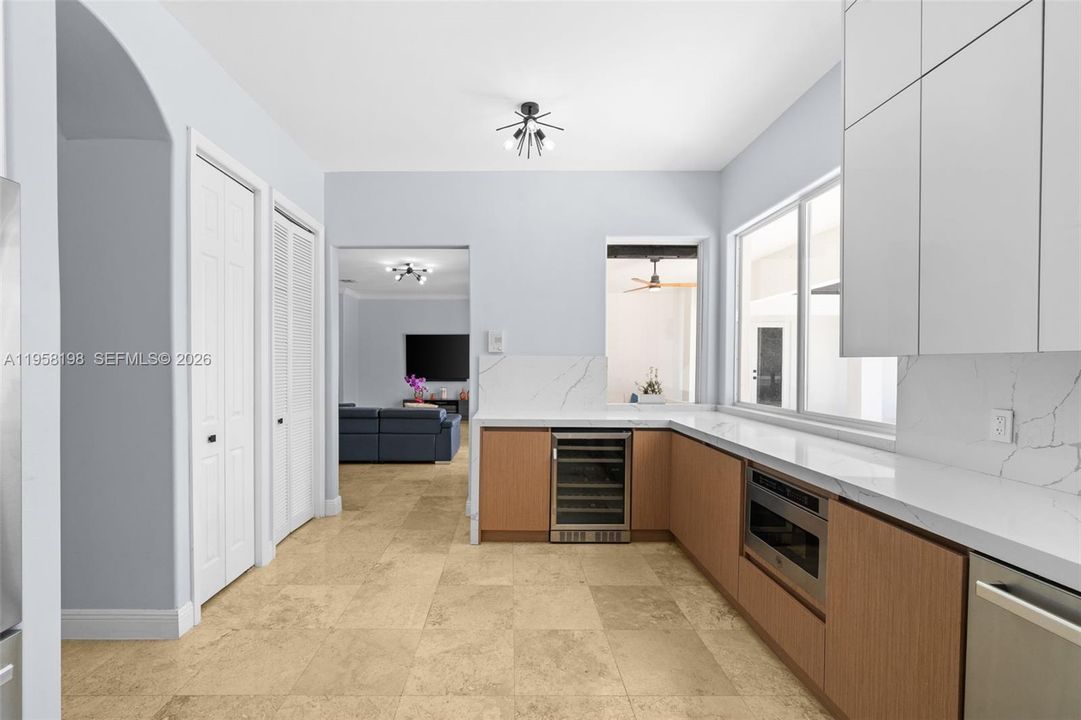 En Venta: $2,199,500 (6 camas, 4 baños, 3384 Pies cuadrados)