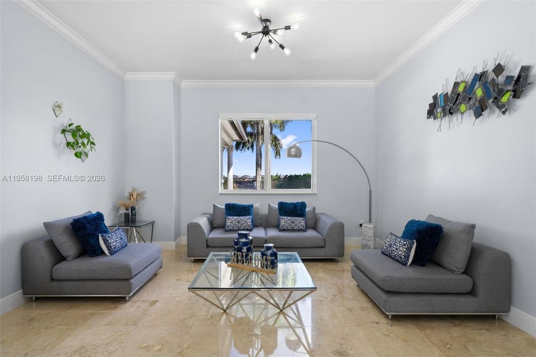 En Venta: $2,199,500 (6 camas, 4 baños, 3384 Pies cuadrados)