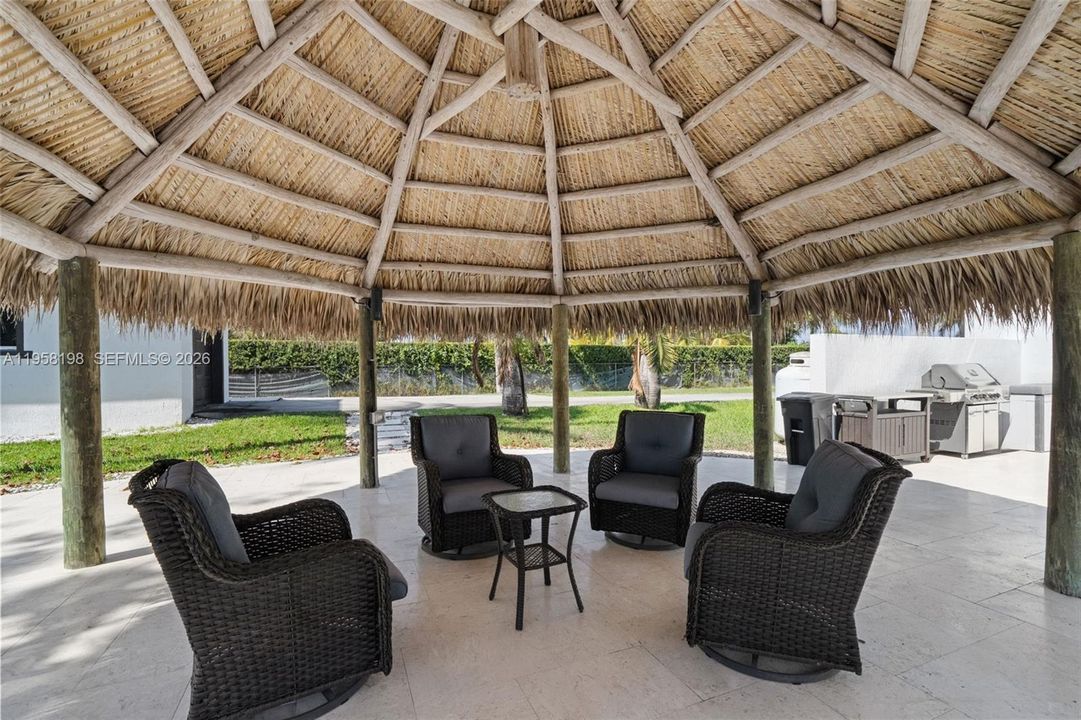 En Venta: $2,199,500 (6 camas, 4 baños, 3384 Pies cuadrados)