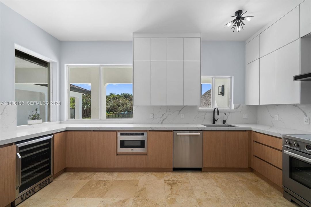 En Venta: $2,199,500 (6 camas, 4 baños, 3384 Pies cuadrados)