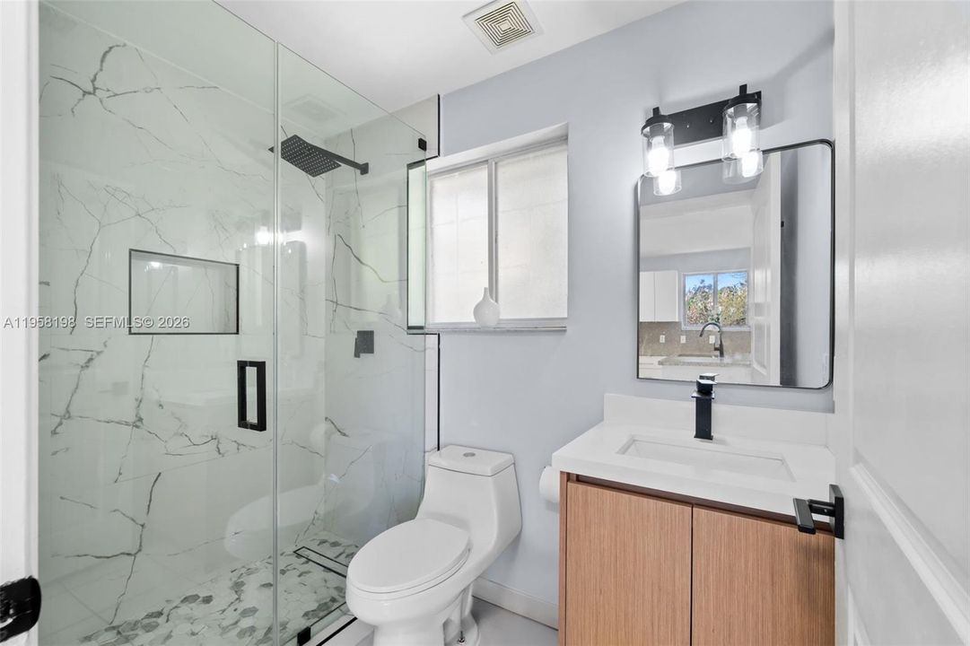 En Venta: $2,199,500 (6 camas, 4 baños, 3384 Pies cuadrados)