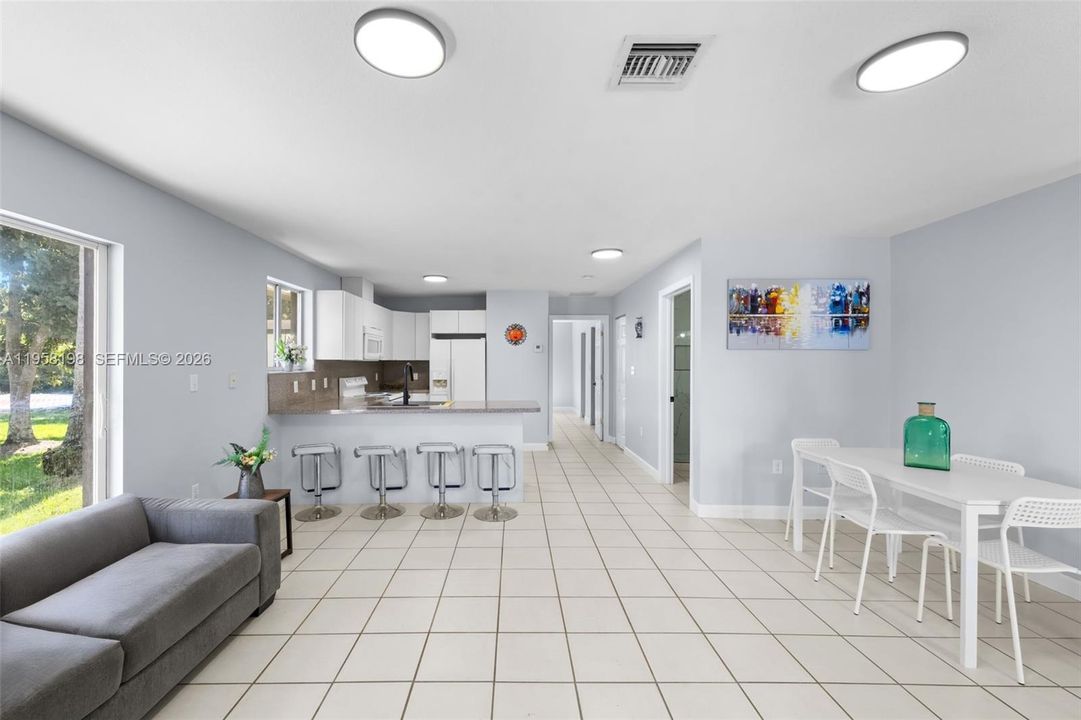 En Venta: $2,199,500 (6 camas, 4 baños, 3384 Pies cuadrados)