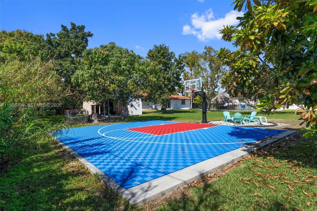 En Venta: $2,199,500 (6 camas, 4 baños, 3384 Pies cuadrados)