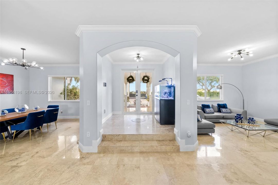 En Venta: $2,199,500 (6 camas, 4 baños, 3384 Pies cuadrados)
