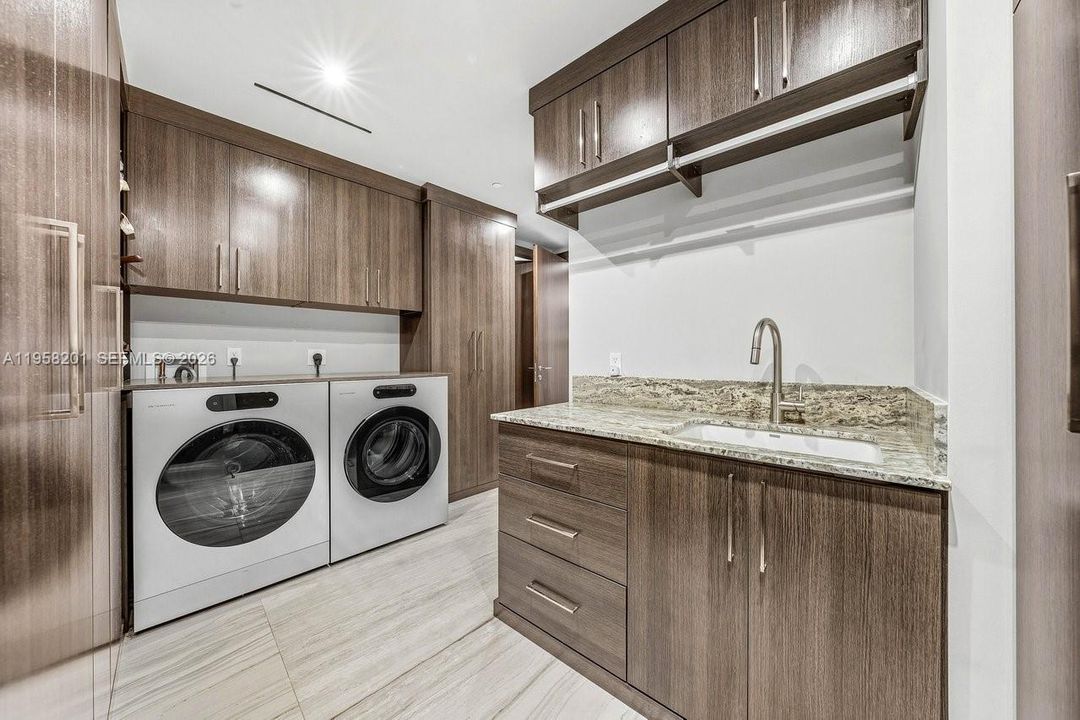 На продажу: $9,995,000 (4 спален, 4 ванн, 4498 Квадратных фут)