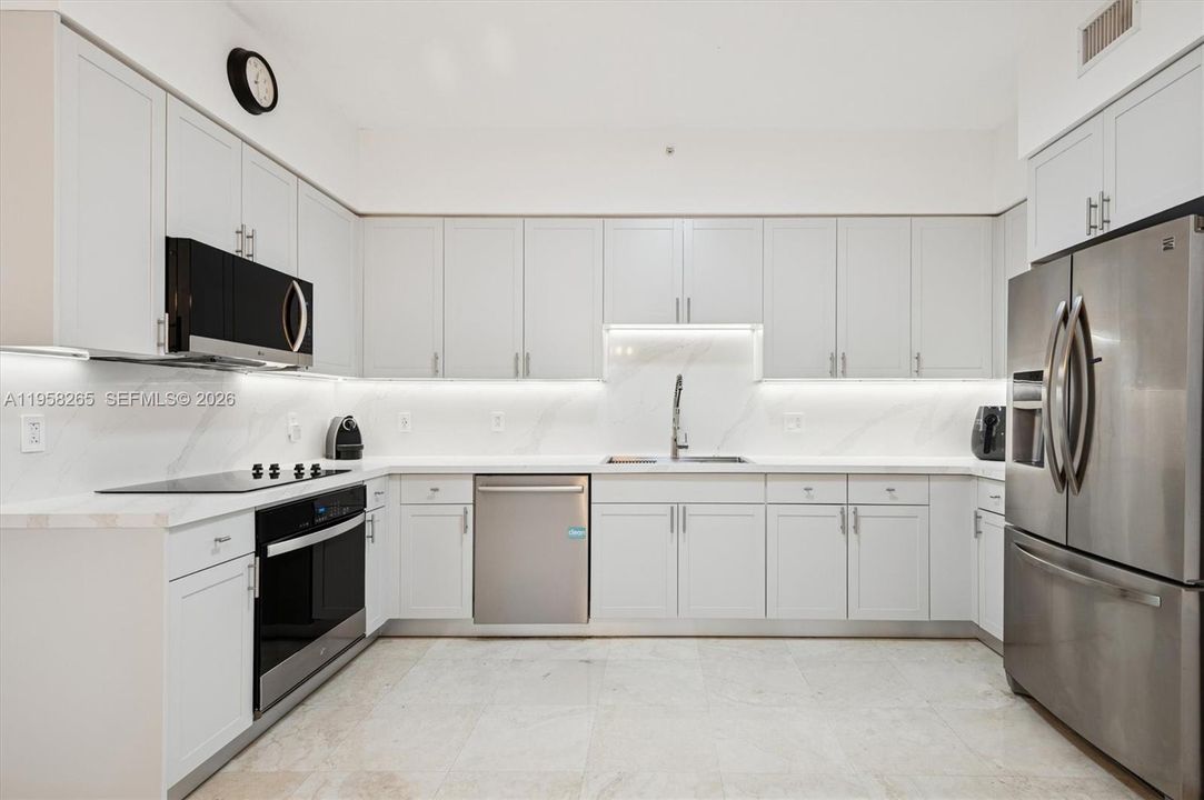 Recently Rented: $9,500 (2 beds, 2 baths, 1450 Square Feet)