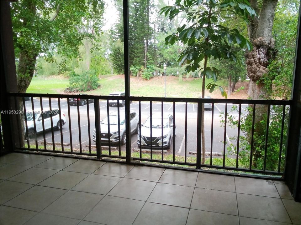 For Sale: $115,000 (1 beds, 1 baths, 800 Square Feet)