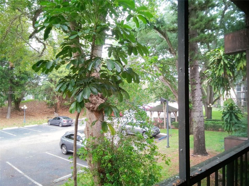 For Sale: $115,000 (1 beds, 1 baths, 800 Square Feet)