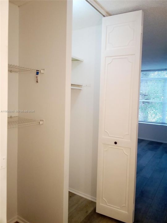 For Sale: $115,000 (1 beds, 1 baths, 800 Square Feet)