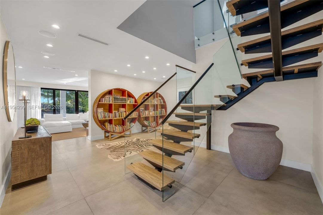 For Sale: $4,550,000 (5 beds, 5 baths, 6614 Square Feet)