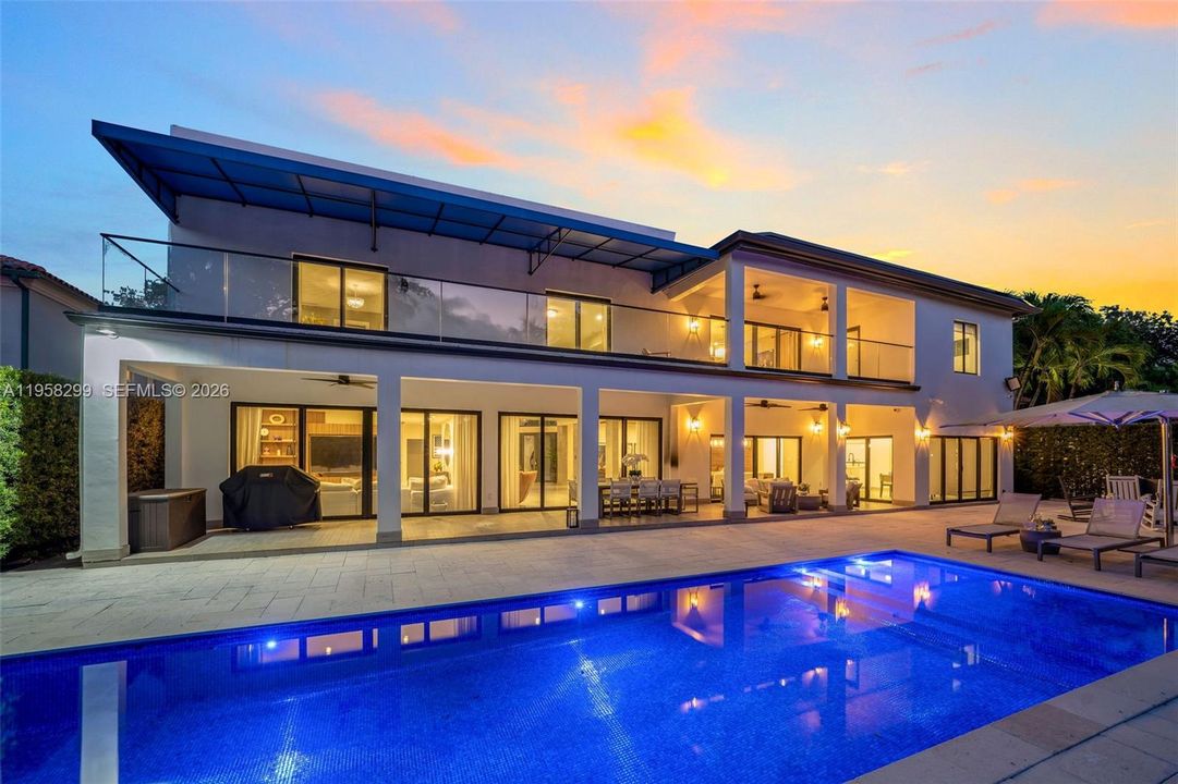 For Sale: $4,550,000 (5 beds, 5 baths, 6614 Square Feet)