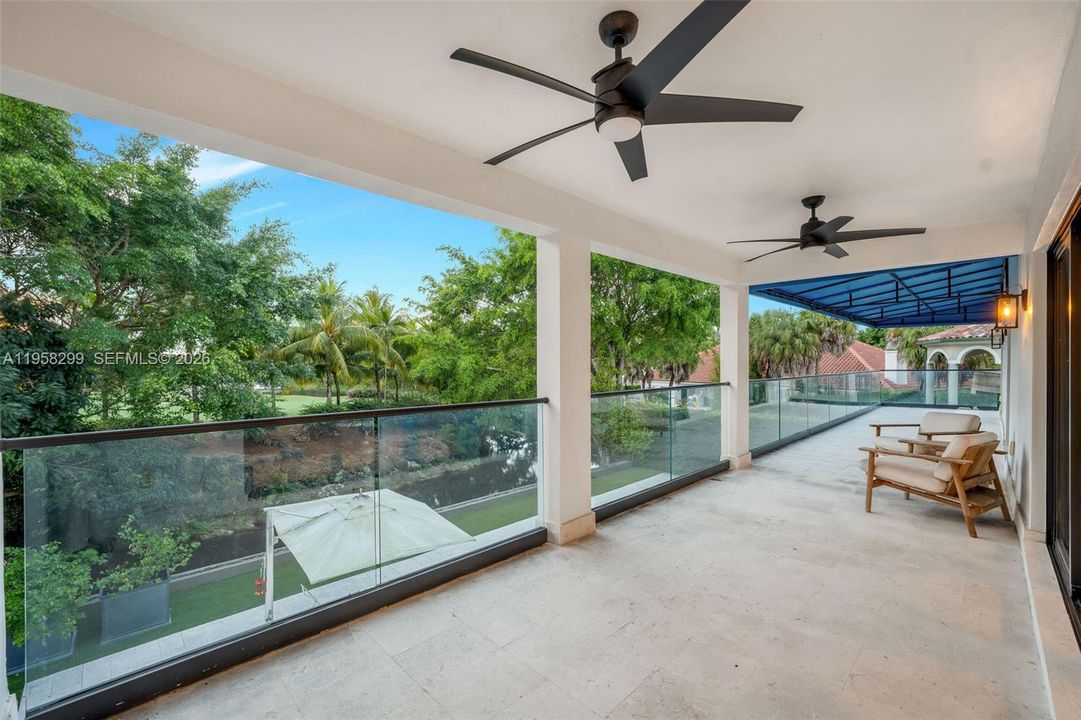 For Sale: $4,550,000 (5 beds, 5 baths, 6614 Square Feet)
