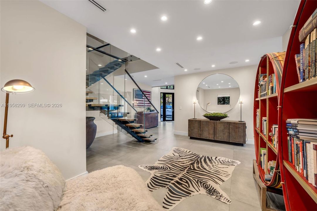 For Sale: $4,550,000 (5 beds, 5 baths, 6614 Square Feet)