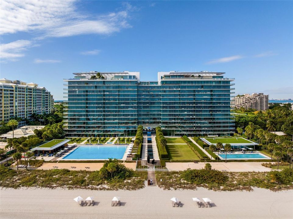 На продажу: $11,495,000 (4 спален, 5 ванн, 3787 Квадратных фут)