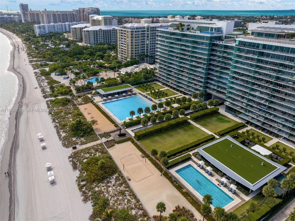 На продажу: $11,495,000 (4 спален, 5 ванн, 3787 Квадратных фут)