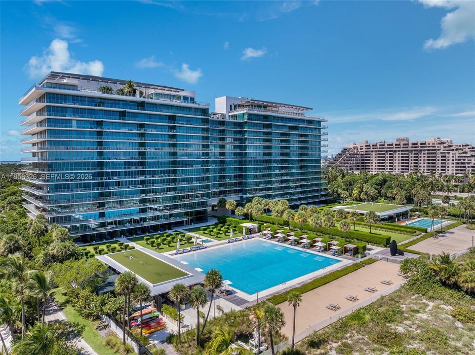 На продажу: $11,495,000 (4 спален, 5 ванн, 3787 Квадратных фут)