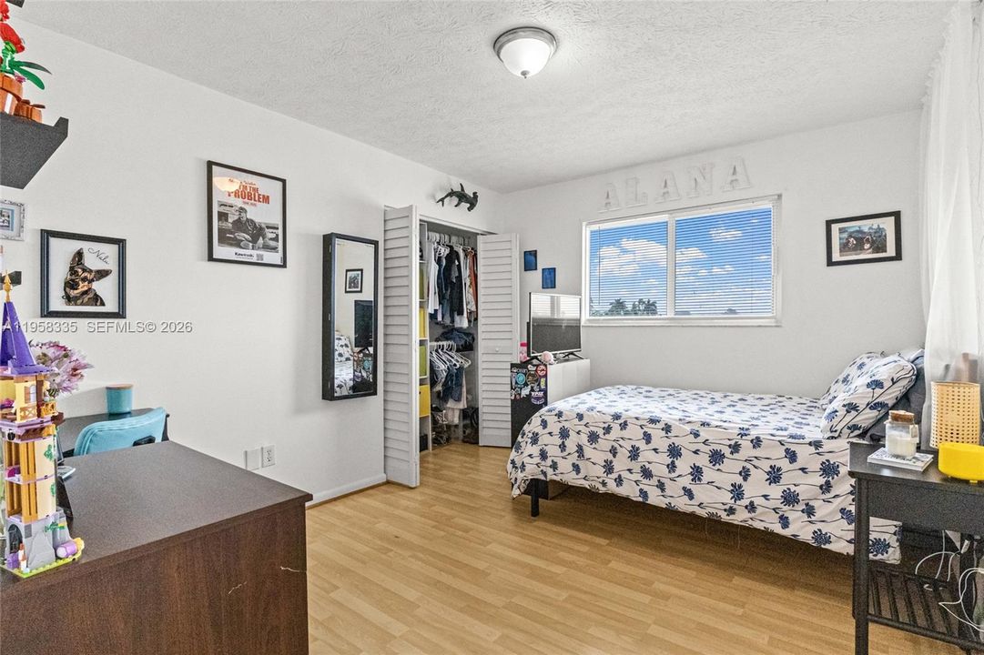 Activo con contrato: $499,000 (3 camas, 2 baños, 1650 Pies cuadrados)