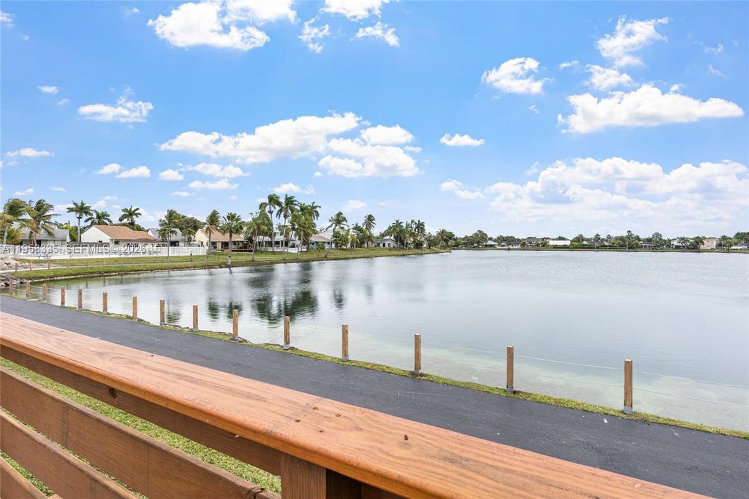 Activo con contrato: $499,000 (3 camas, 2 baños, 1650 Pies cuadrados)