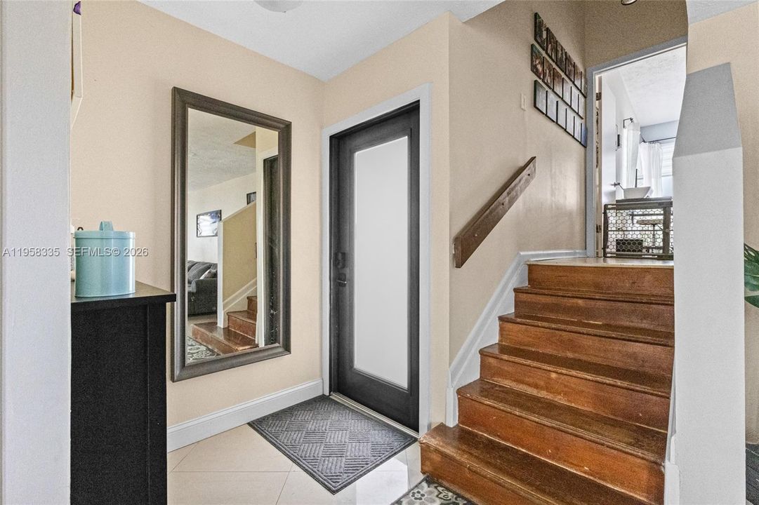 Activo con contrato: $499,000 (3 camas, 2 baños, 1650 Pies cuadrados)