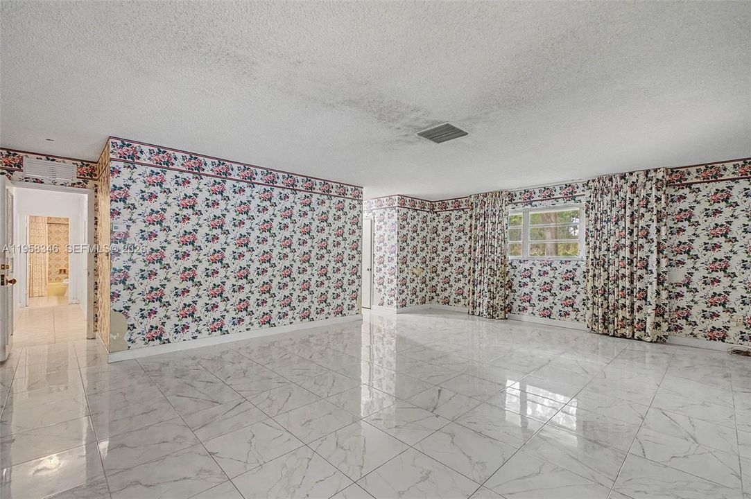 Vendido Recientemente: $2,750,000 (9 camas, 7 baños, 6875 Pies cuadrados)