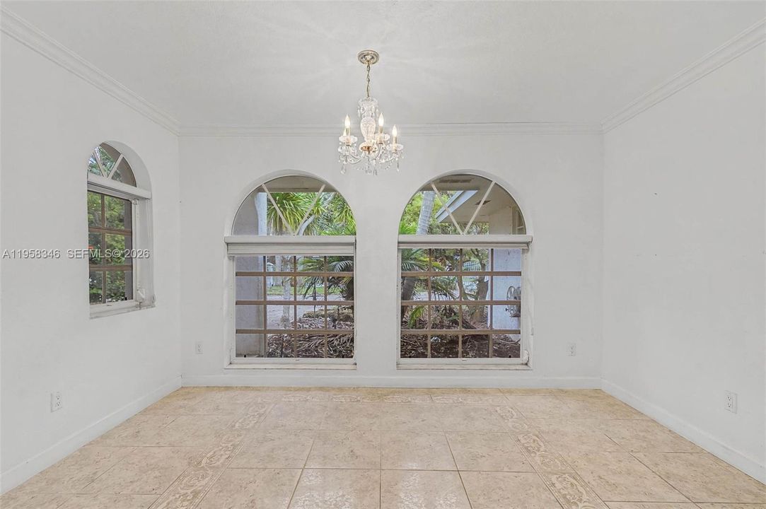 Vendido Recientemente: $2,750,000 (9 camas, 7 baños, 6875 Pies cuadrados)