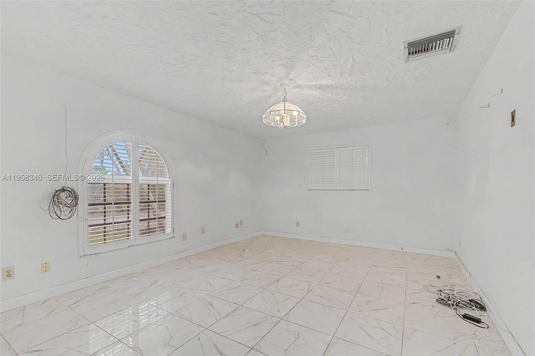 Vendido Recientemente: $2,750,000 (9 camas, 7 baños, 6875 Pies cuadrados)