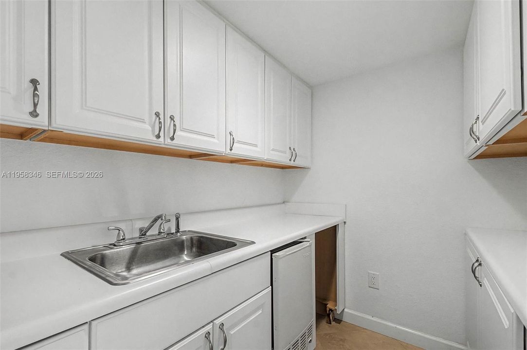 Vendido Recientemente: $2,750,000 (9 camas, 7 baños, 6875 Pies cuadrados)