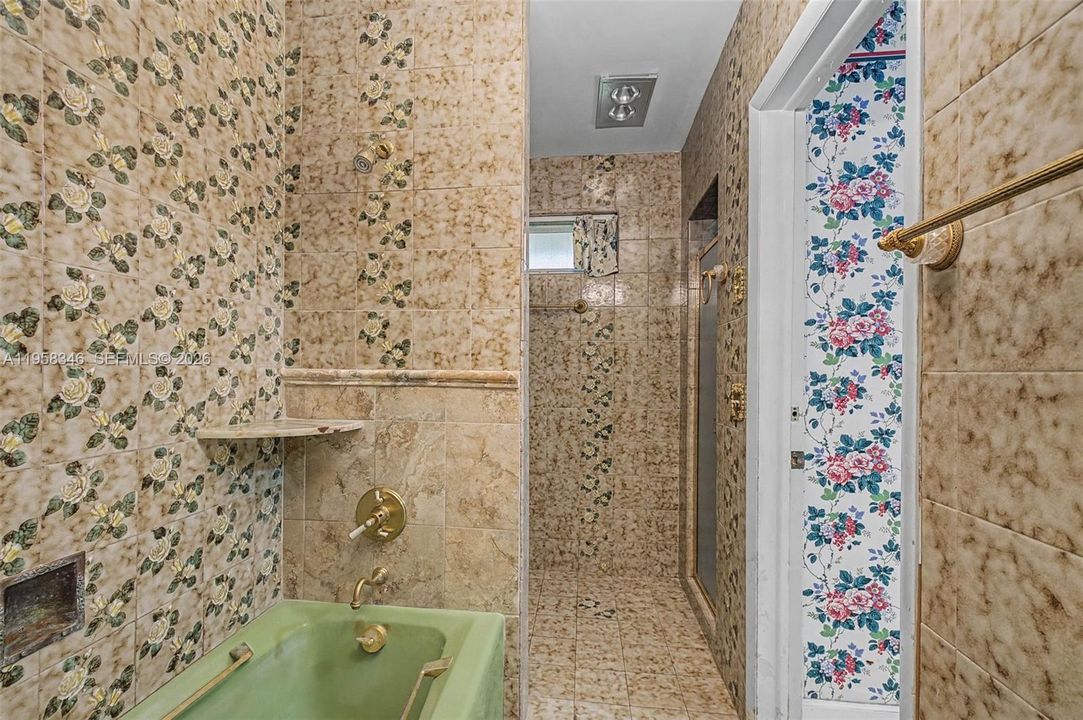 Vendido Recientemente: $2,750,000 (9 camas, 7 baños, 6875 Pies cuadrados)