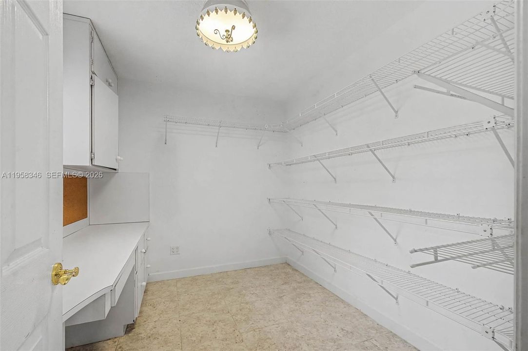 Vendido Recientemente: $2,750,000 (9 camas, 7 baños, 6875 Pies cuadrados)