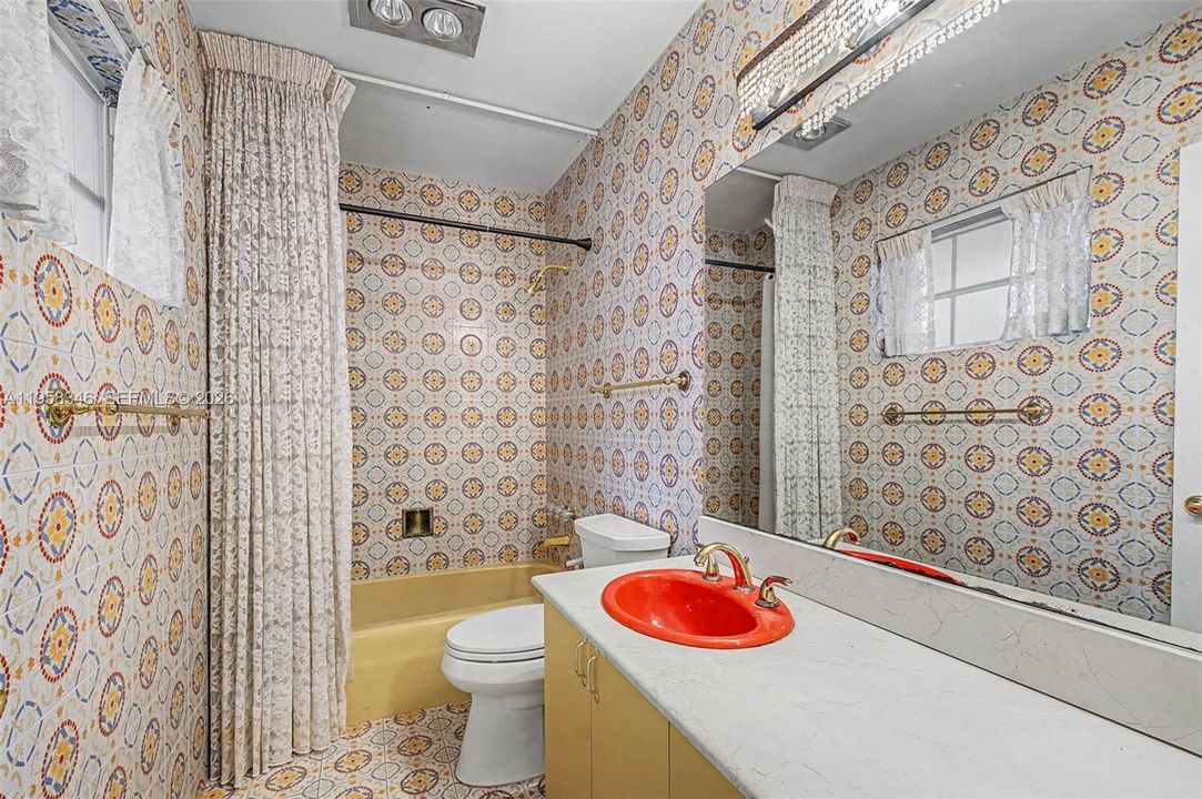 Vendido Recientemente: $2,750,000 (9 camas, 7 baños, 6875 Pies cuadrados)