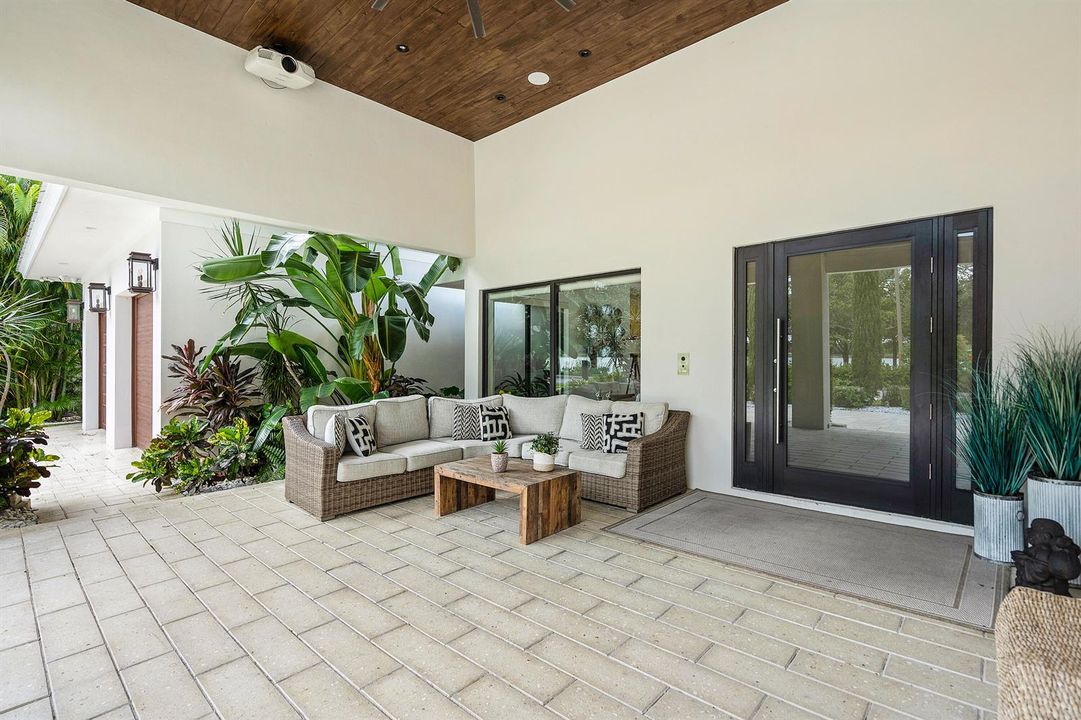 004-1117LakeDrive-DelrayBeach-FL-33444-F