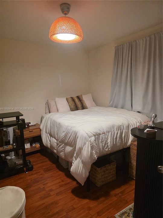 Active With Contract: $385,000 (2 beds, 2 baths, 1256 Square Feet)
