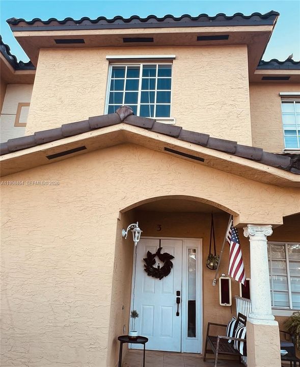 Active With Contract: $385,000 (2 beds, 2 baths, 1256 Square Feet)