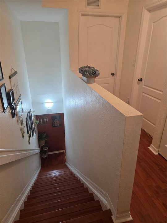 Active With Contract: $385,000 (2 beds, 2 baths, 1256 Square Feet)
