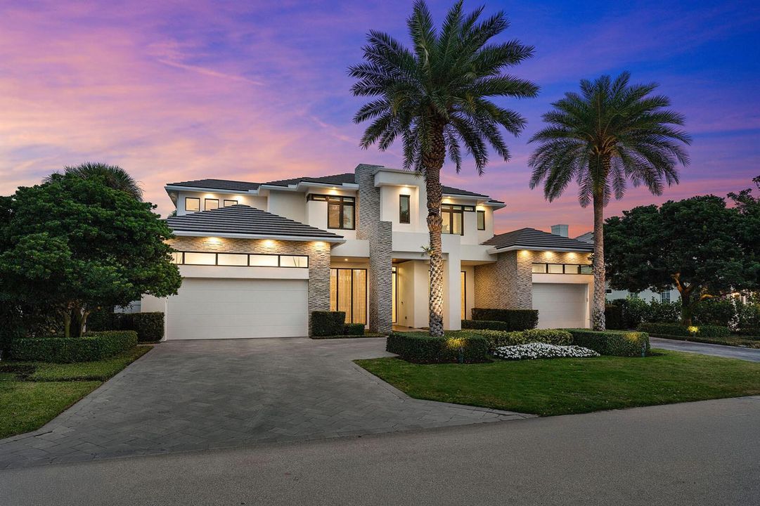 2424_Queen_Palm_Road_Dusk_02