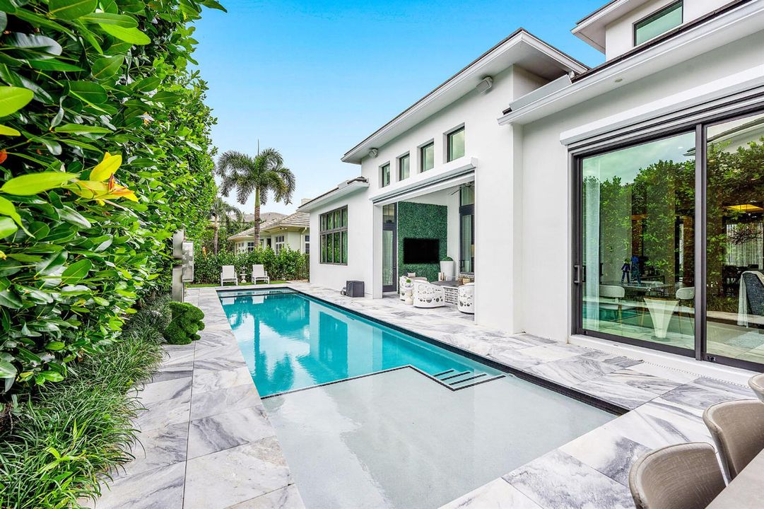 2424_Queen_Palm_Road_23