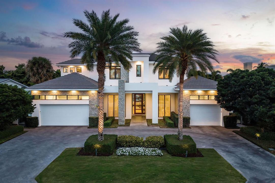 2424_Queen_Palm_Road_Dusk_14