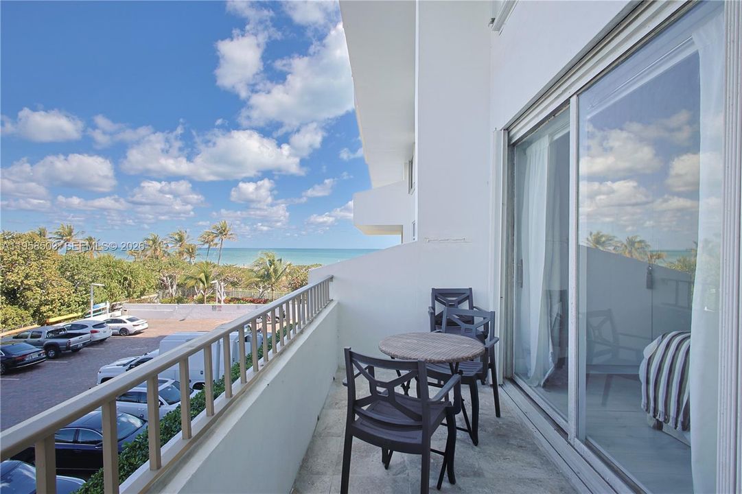 Activo con contrato: $840,000 (1 camas, 1 baños, 840 Pies cuadrados)