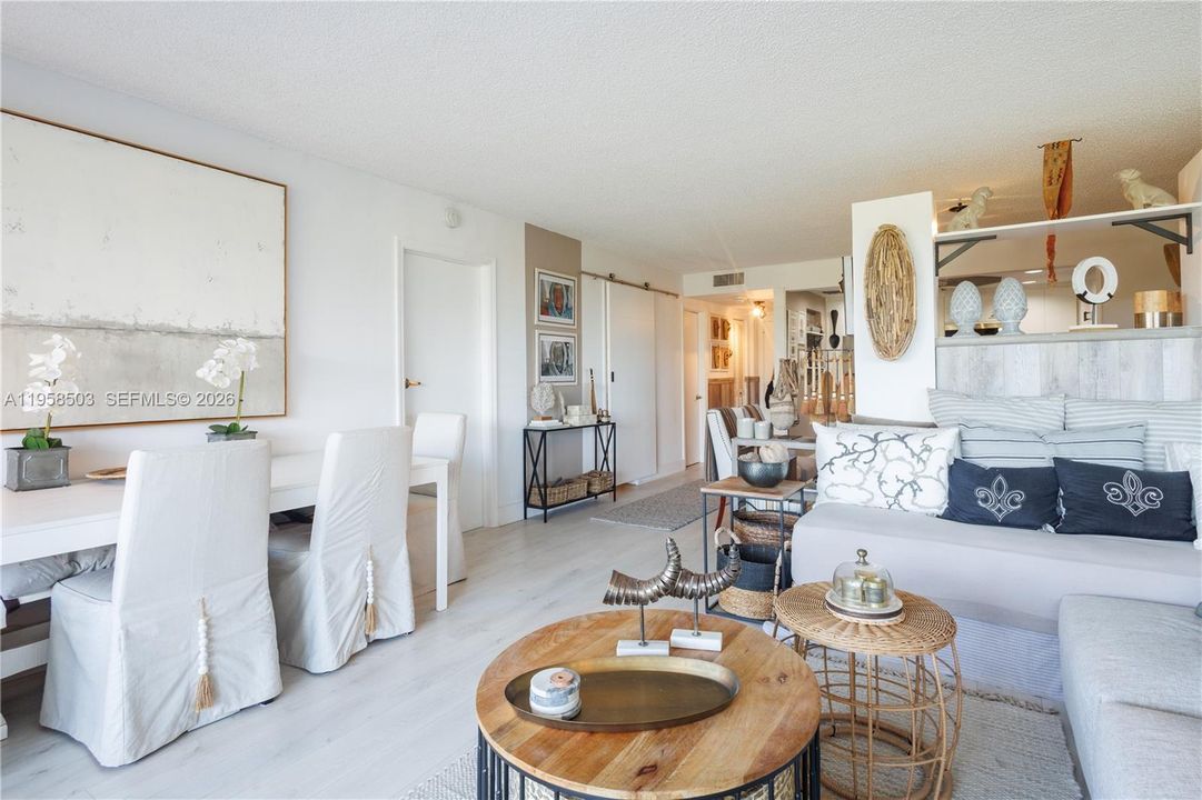 Activo con contrato: $840,000 (1 camas, 1 baños, 840 Pies cuadrados)