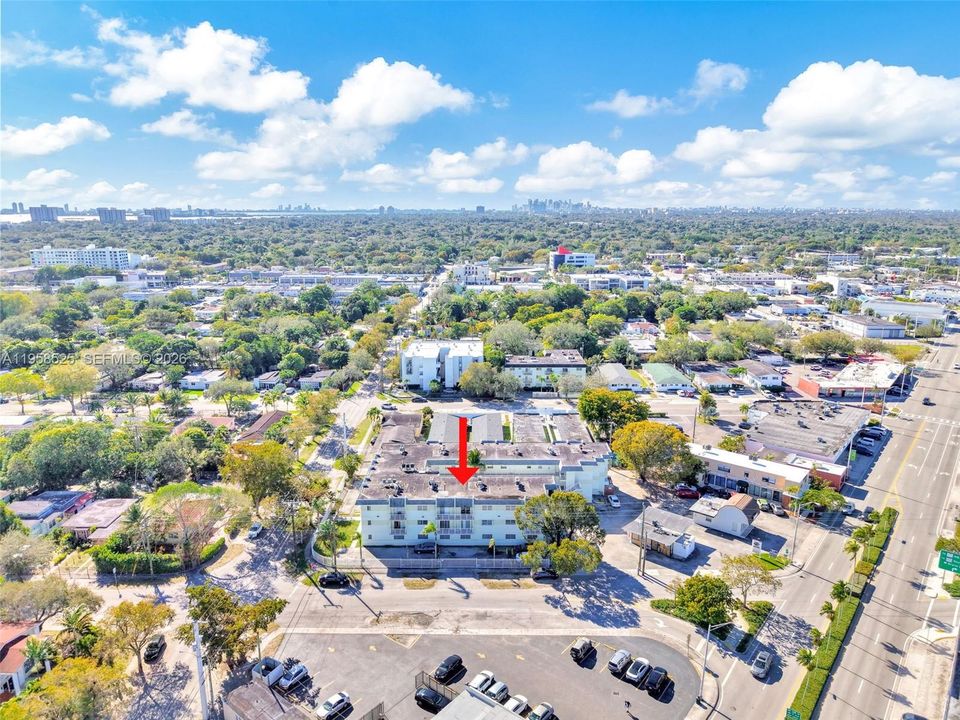 Active With Contract: $155,000 (1 beds, 1 baths, 714 Square Feet)