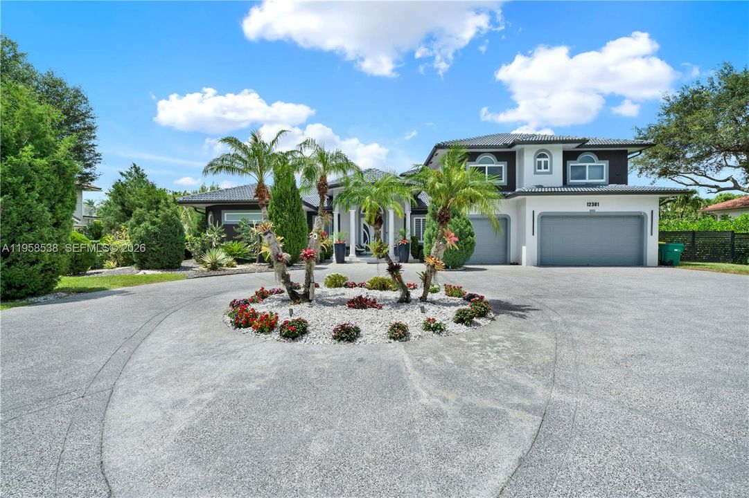En Venta: $4,100,000 (5 camas, 4 baños, 4905 Pies cuadrados)