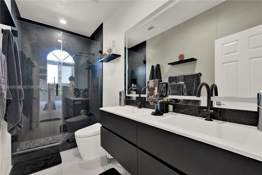 En Venta: $4,100,000 (5 camas, 4 baños, 4905 Pies cuadrados)