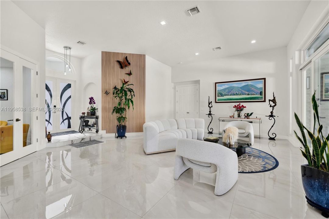 En Venta: $4,100,000 (5 camas, 4 baños, 4905 Pies cuadrados)