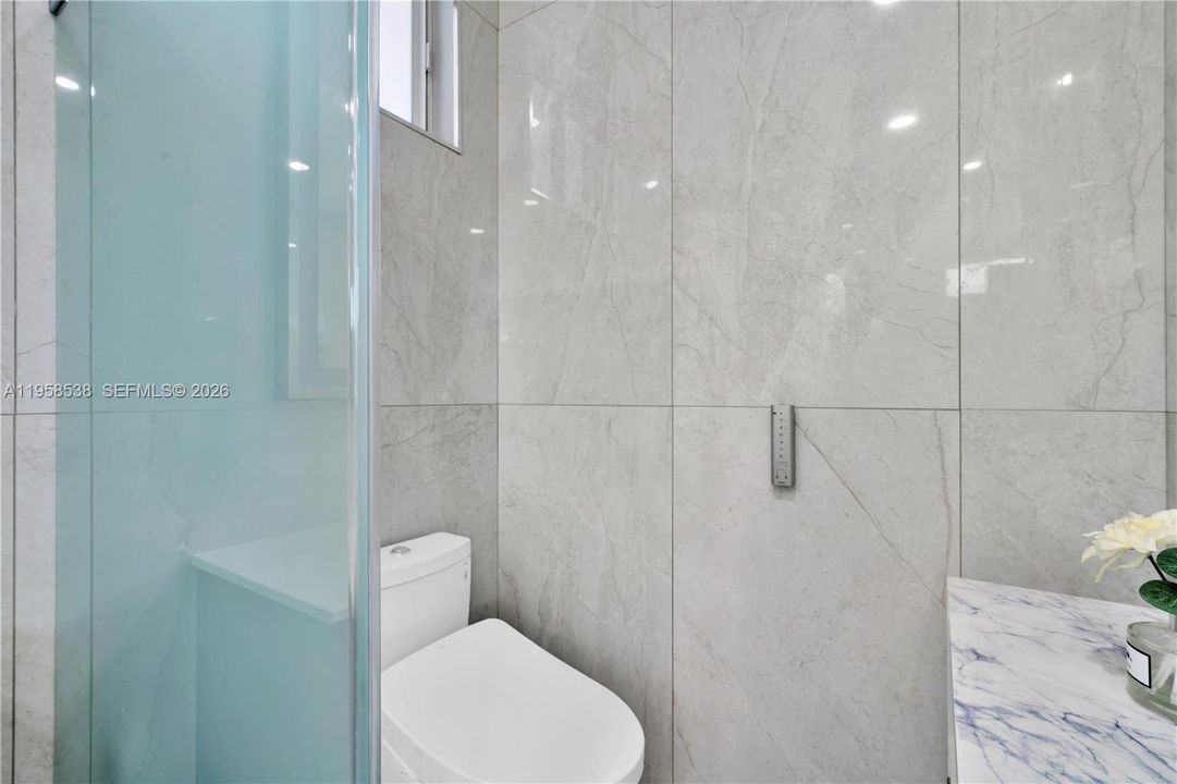 En Venta: $4,100,000 (5 camas, 4 baños, 4905 Pies cuadrados)
