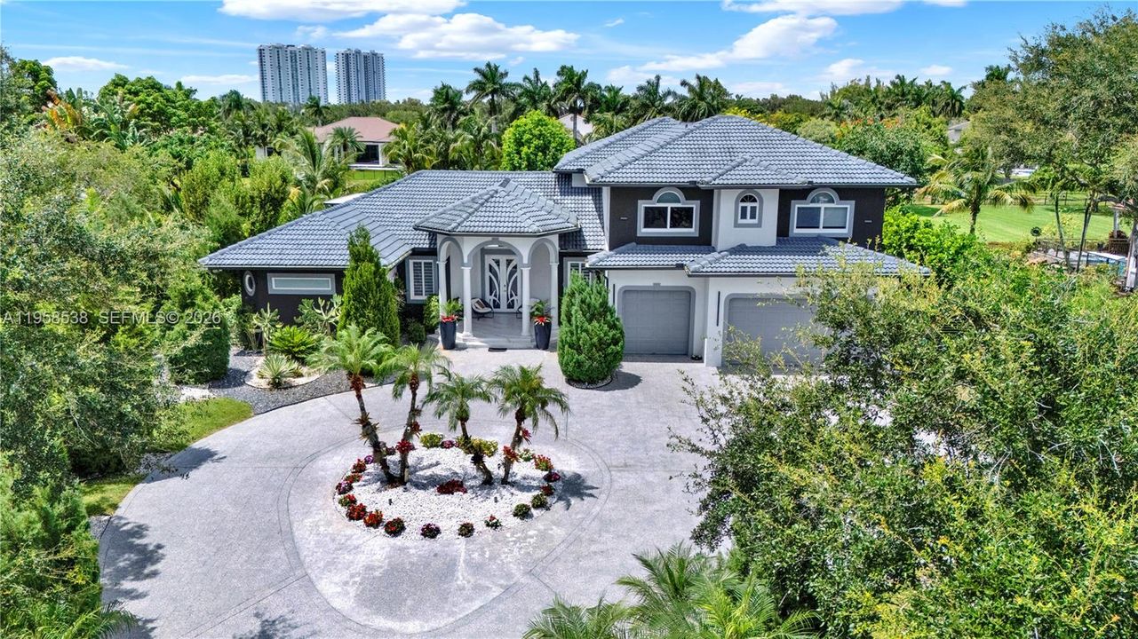 En Venta: $4,100,000 (5 camas, 4 baños, 4905 Pies cuadrados)