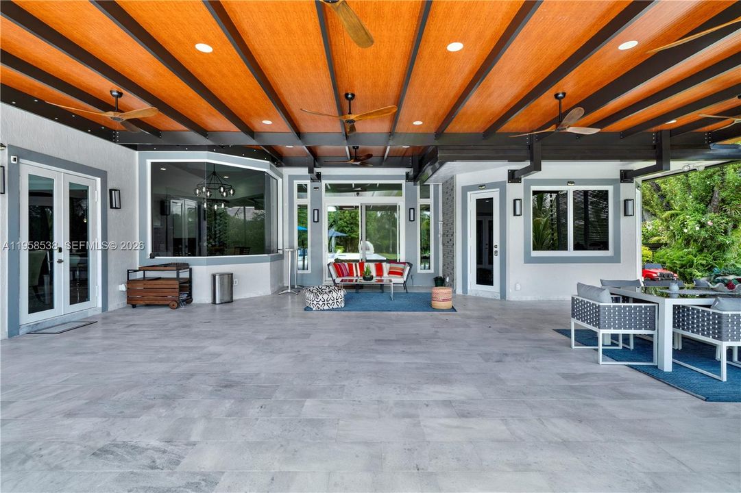 En Venta: $4,100,000 (5 camas, 4 baños, 4905 Pies cuadrados)