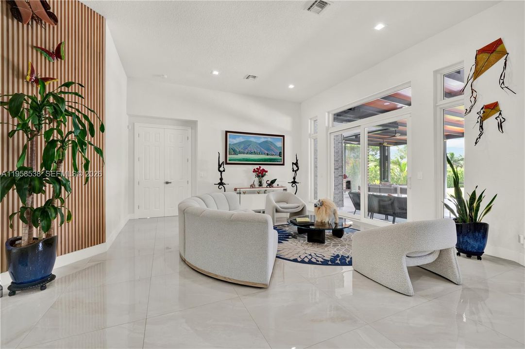 En Venta: $4,100,000 (5 camas, 4 baños, 4905 Pies cuadrados)