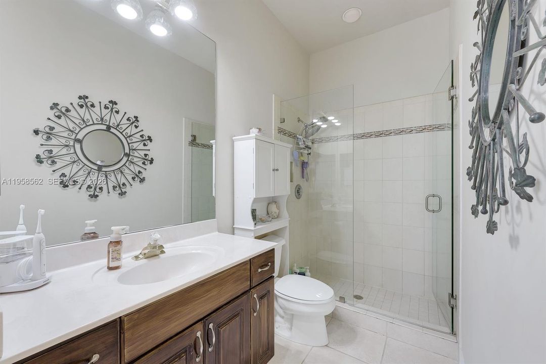 Recently Sold: $1,299,900 (5 beds, 3 baths, 3547 Square Feet)