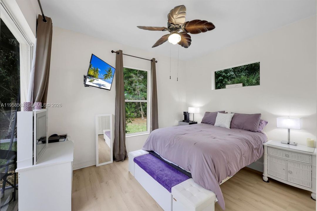 Recently Sold: $1,299,900 (5 beds, 3 baths, 3547 Square Feet)