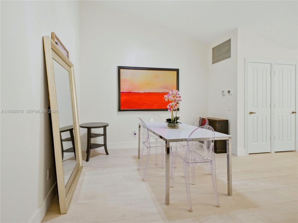 Active With Contract: $437,000 (2 beds, 2 baths, 1152 Square Feet)